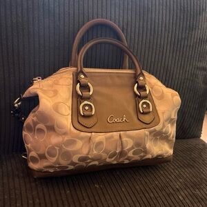 COACH ASHLEY BROWN LEATHER
TAN CC SIGNATURE JACQUARD
SATCHEL HANDBAG #F15443